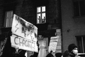 2. Wojciech Kobylański, z cyklu To jest protest!, fotografia cyfrowa, 2021