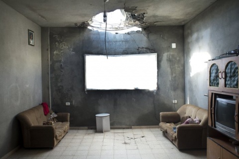 I Nagroda 53. edycji World Press Photo w kategorii: General News Singles, Kent Klich, Sweden, Gaza photo album: Tuzzah, Gaza Strip, 3 March