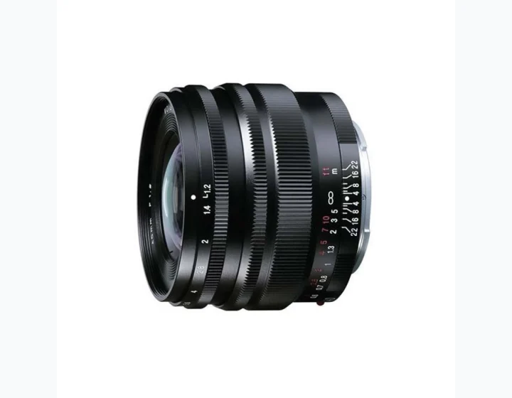 Voigtlander Nokton 40mm f/1.2 SE