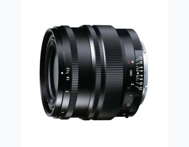 Voigtlander Nokton 35mm f/1.2 SE